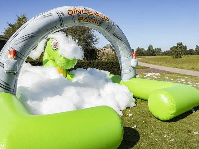 Bubble-Park-Dino-mieten-Schaumparty-Kanone-ausleihen-Vermietung Kindergeburtstag