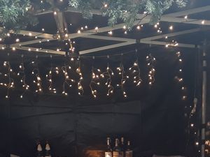 Food Stand mit Glühweinkocher mieten Beleuchtung Weihnachtsbeleuchtung Lichter mieten mobiler Weihnachtsmarkt Marktstand Weihnachtsbude ausleihen Weihnachtsfeier Spiele Ideen Weihnachten Offenbach Friedberg Bad Nauheim Wetzlar