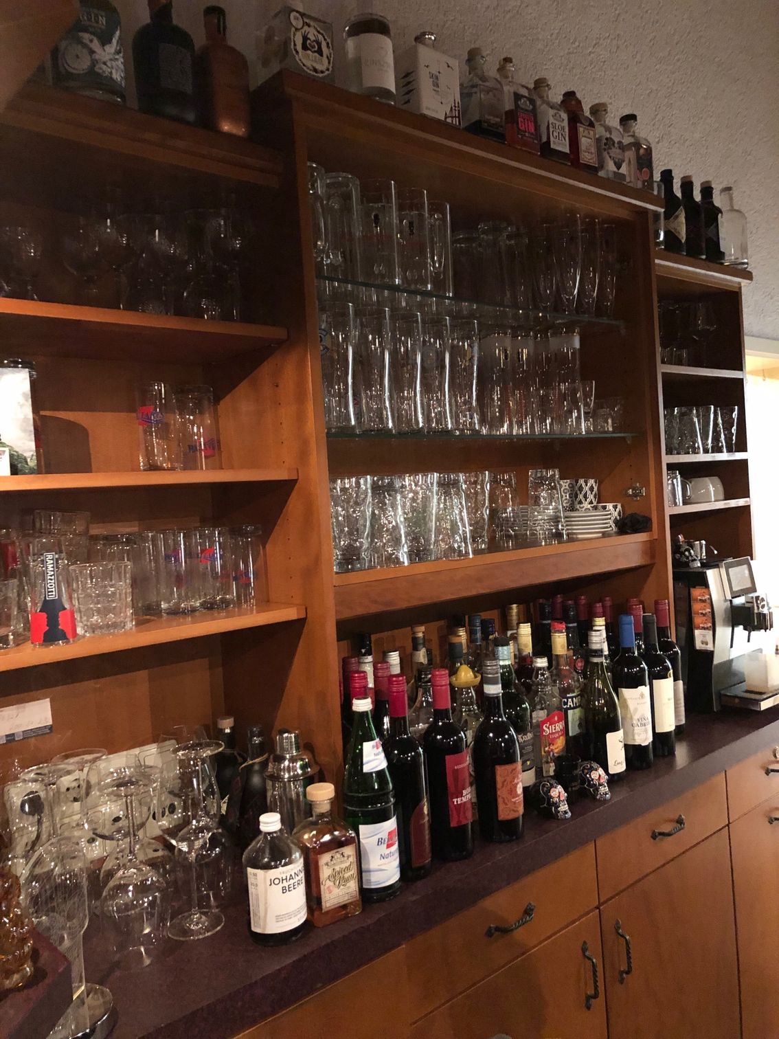 Die Theke mit flüssigen Leckereien