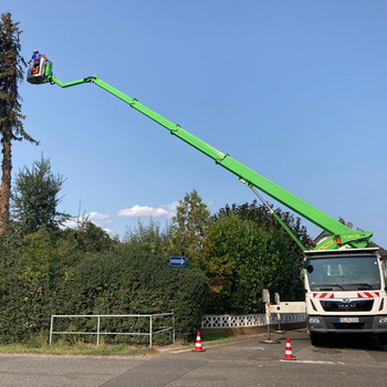 LKW mit Hebebühne LKW mit Hebebühne