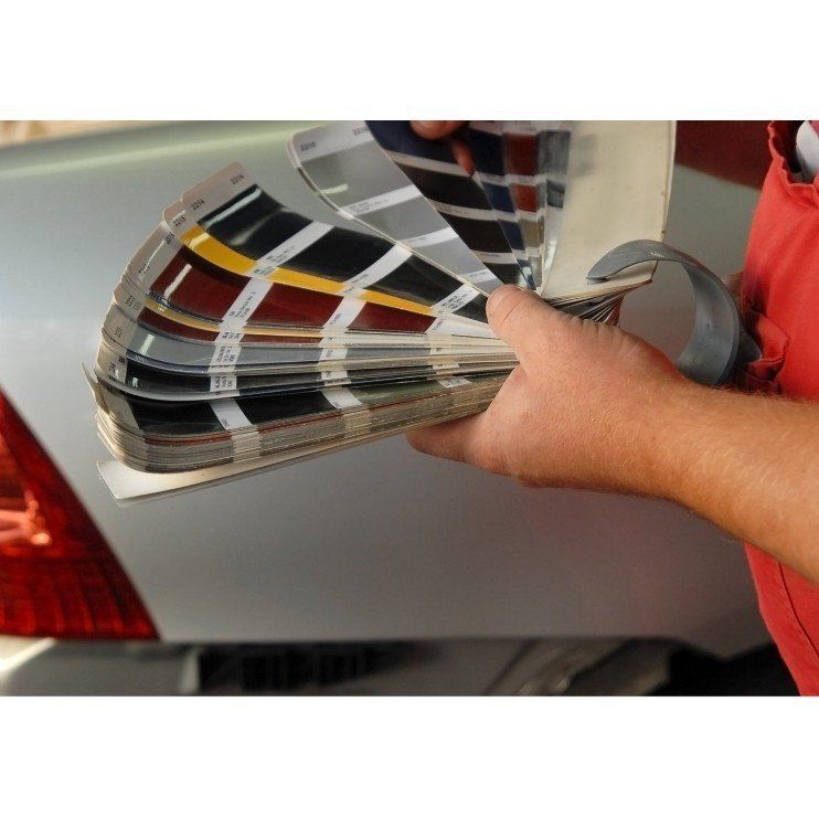 Wir haben eine der modernsten Spritkabinen am Mark Autolakierung