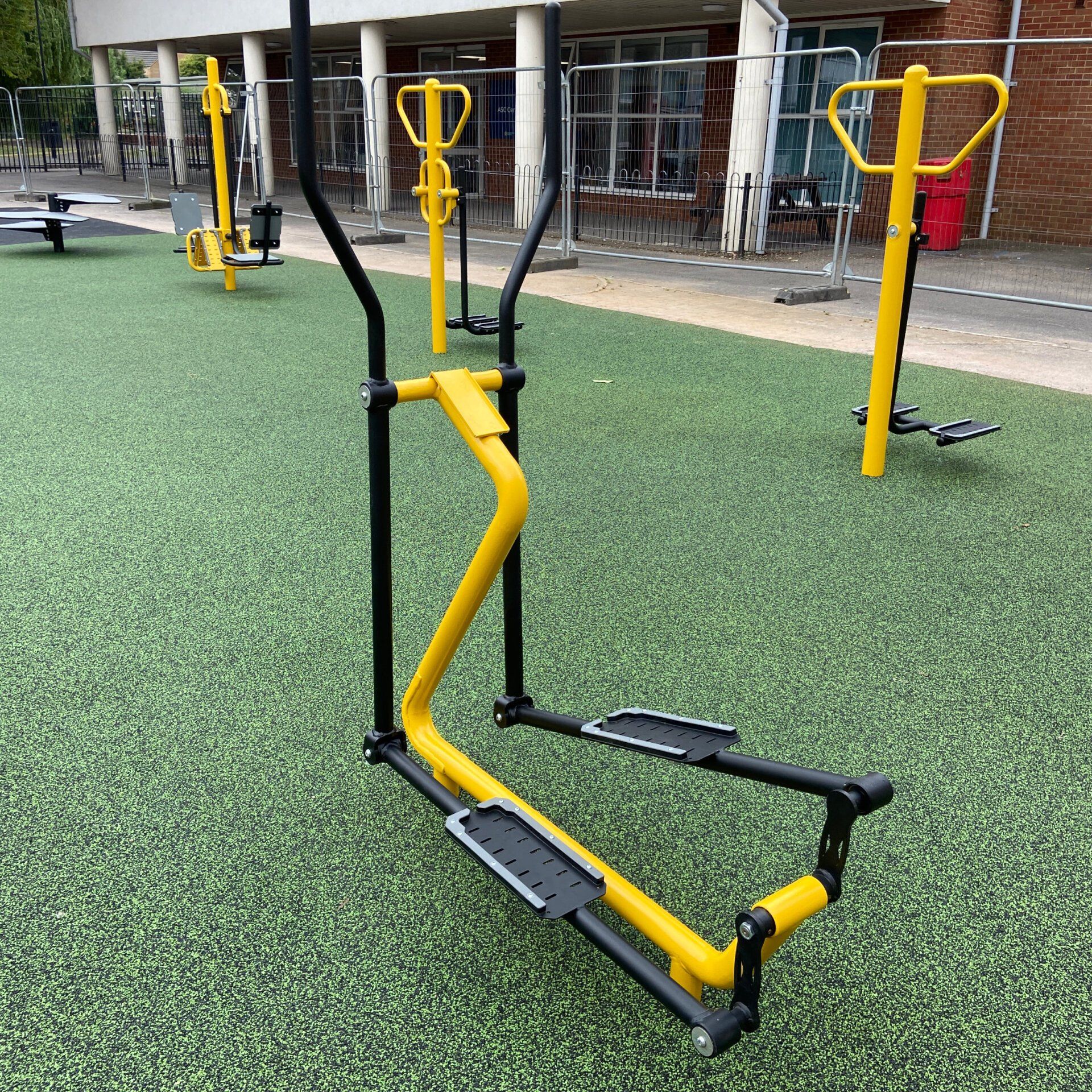 OptiFit Activity Outdoor Cross Trainer