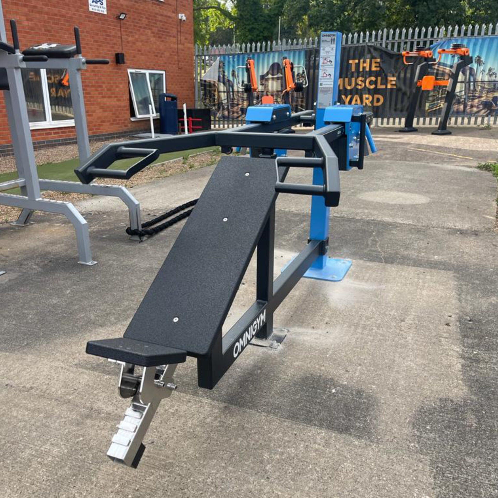 Omnigym OG31 Outdoor Variable Load Incline Press