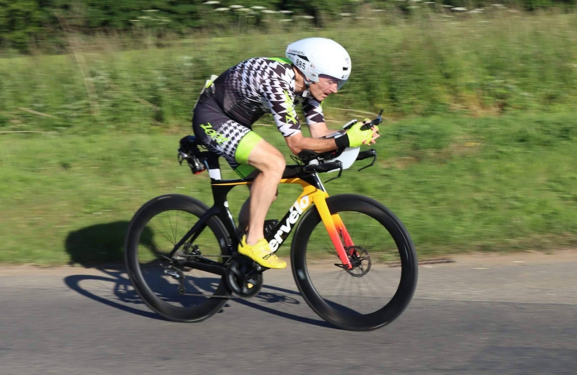 Mid-foot cleat adaptor for Triathlon