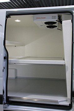 2x GFK-Zwischenboden in Renault Master Kühlfahrzeug