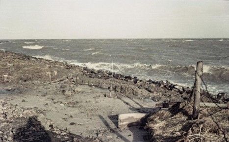Altes Foto der Deichanlagen von Harlesiel, die die Sturmflut 1962 gut überstanden.