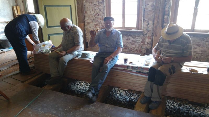 ehrenamtliche Helfer im Zwei-Siele-Museum