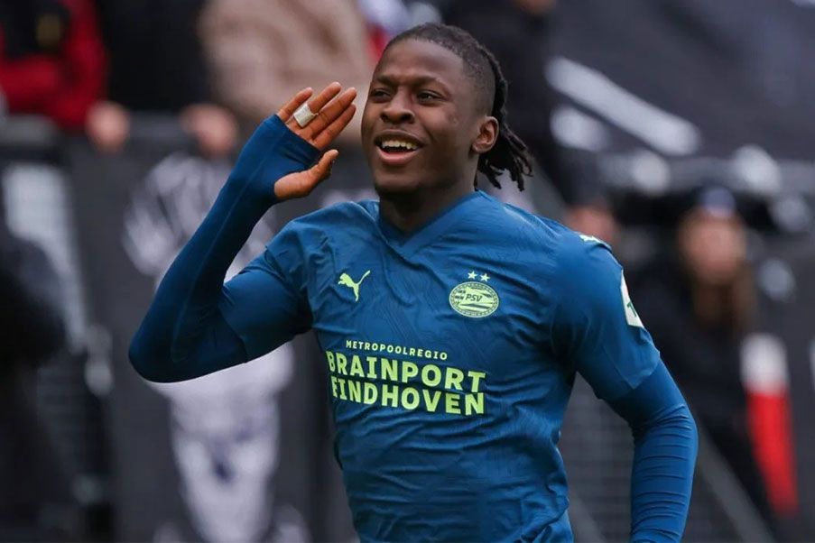 Johan Bakayoko Johan Bakayoko es la penúltima joya del fútbol belga que ya brilla en el PSV