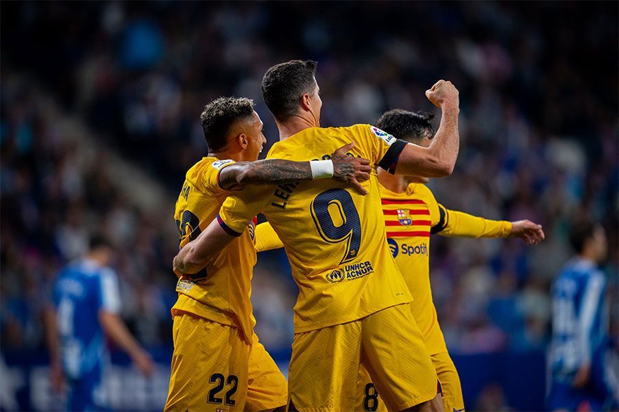 El FC Barcelona venció al Espanyol 2-4 y se coronó campeón de La Liga