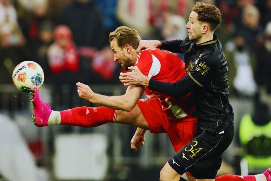 Bayern Augsburg ended Bayern's unbeaten run in this Bundesliga with a stunning 1-2 victory