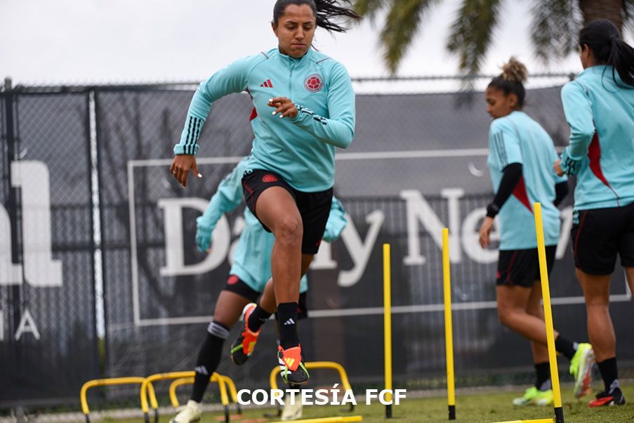 Entrenamiento físico de la Selección Colombia Femenina en Los Ángeles