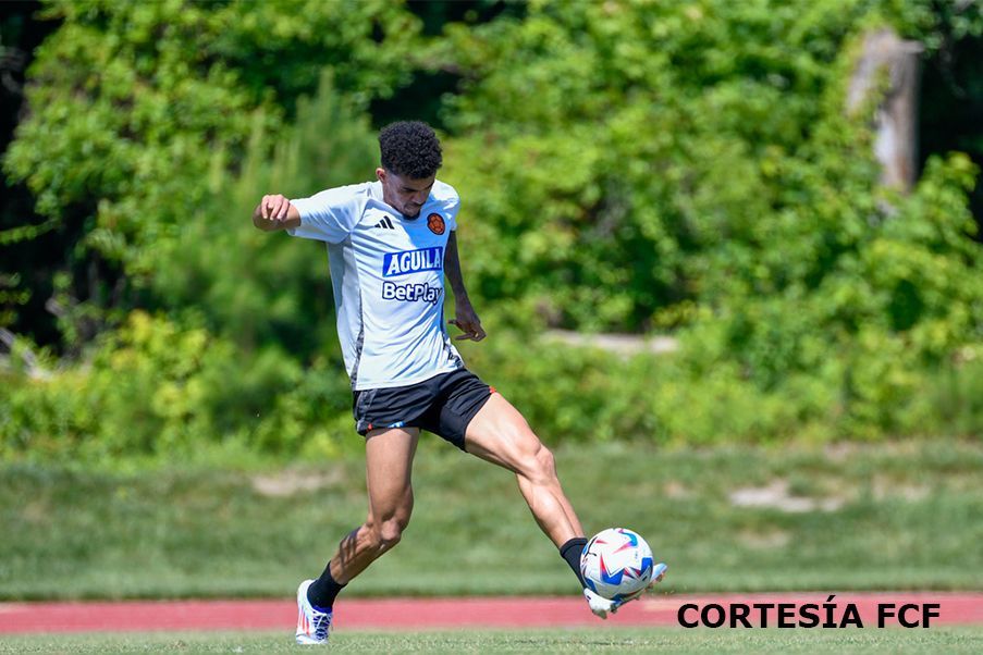 Luis Díaz Luis Díaz gran estrella de la Selección Colombia en el entrenamiento de ayer en Washington