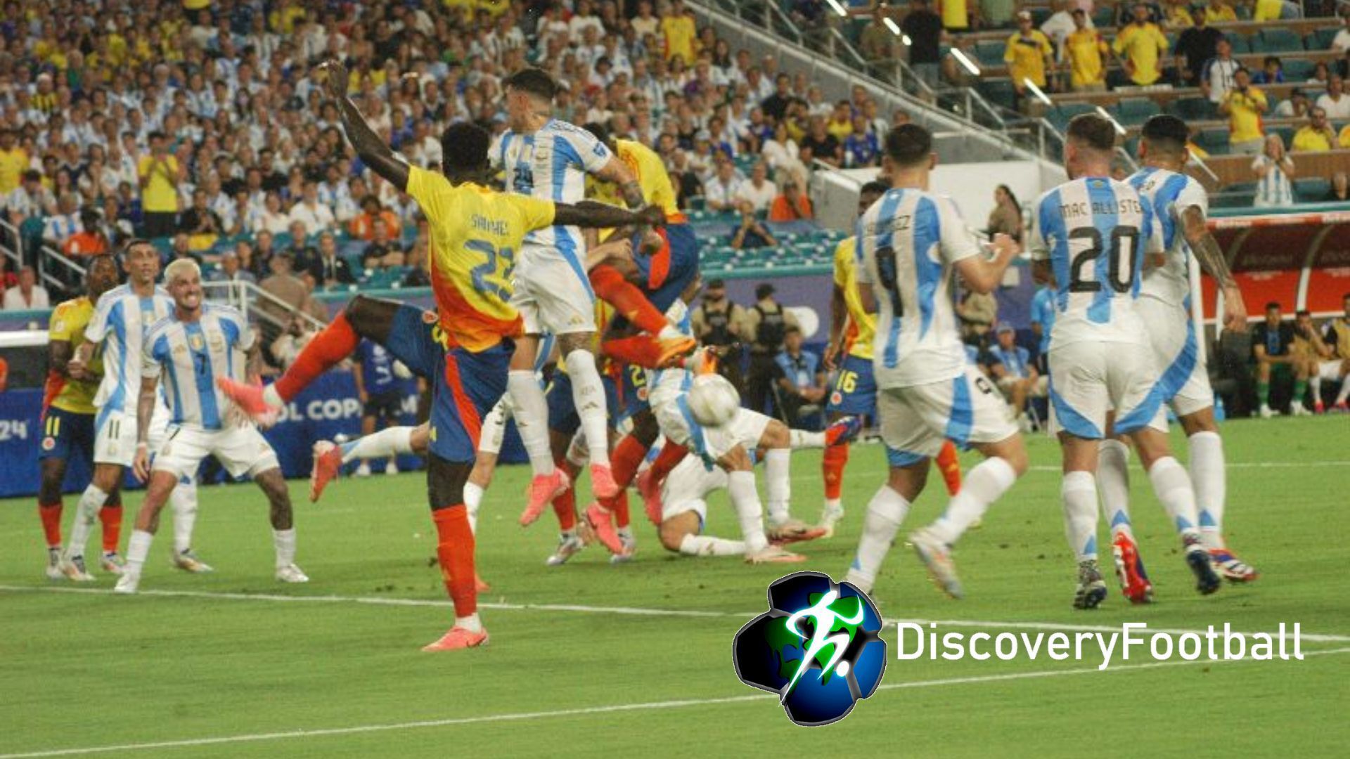 Colombia y Argentina La Final de la Copa América 2024 entre Colombia y Argentina, fue intensa de principio a fin. La Selección Colombia en una buena primera mitad, le generó riesgo a la experimentada zaga argentina. Discoveryfootball.com testigo directo en la final de la Copa América 2024 en Miami FL. Exclusivo.
