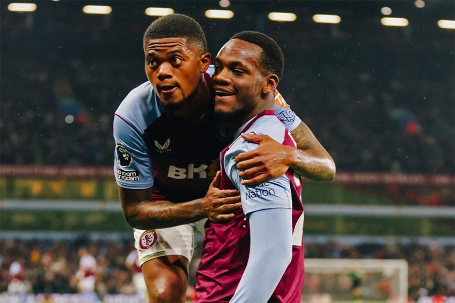 John Durán celebra con Leon Bailey la igualdad a tres del Aston Villa con el Liverpool. El colombiano anotó dos goles en la recta final del partido. EPIC