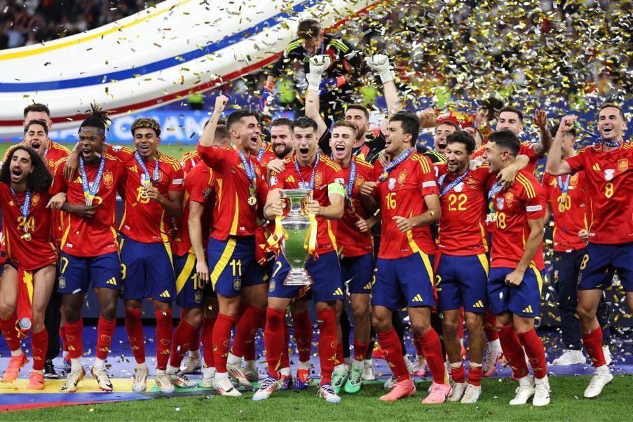 España conquistó su cuarta Eurocopa de la historia al ganar a Inglaterra 2-1 en la final de Berlín