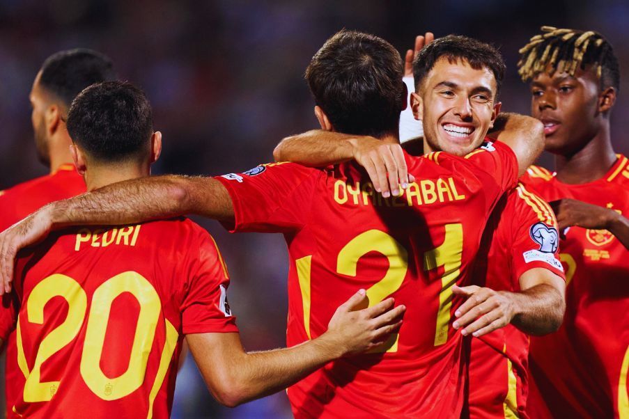 España España venció con autoridad a Bulgaria 0-3 en Sofia, en un partido que dominó de principio a fin en el inicio de su camino al Mundial 2026.