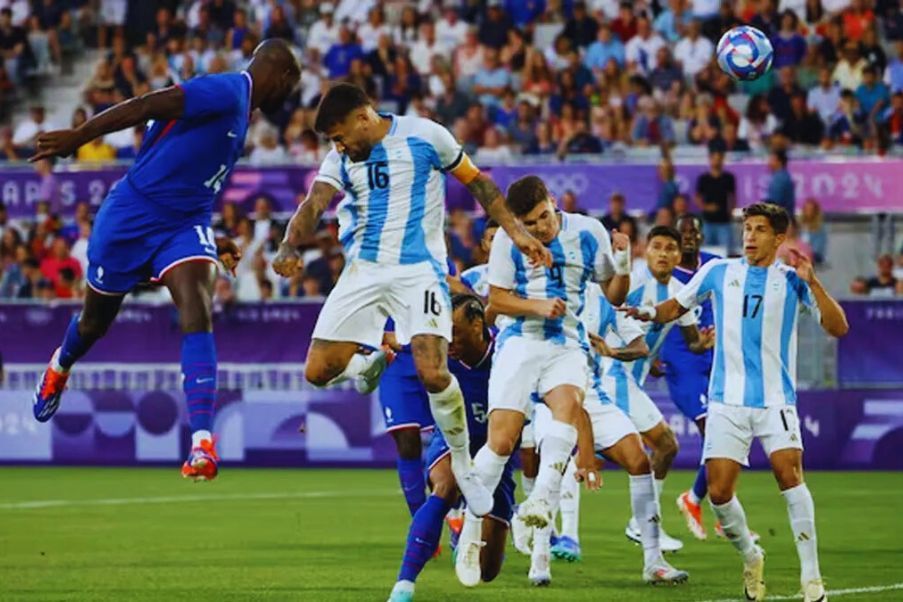 Francia Jean Philippe Mateta, sentencia el pase de la selección francesa a las semis del torneo de fútbol de los JJ.OO. de París 2024. Victoria 1-0 sobre Argentina.