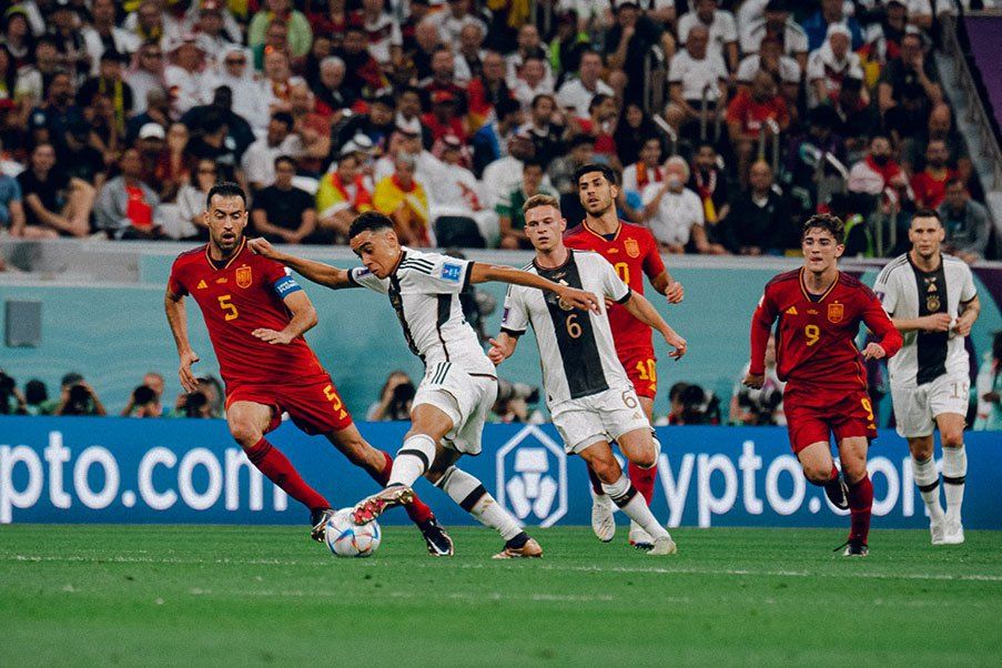 Alemania vs España Acción del España ante Alemania jugado este domingo en el Mundial de Qatar. Epic