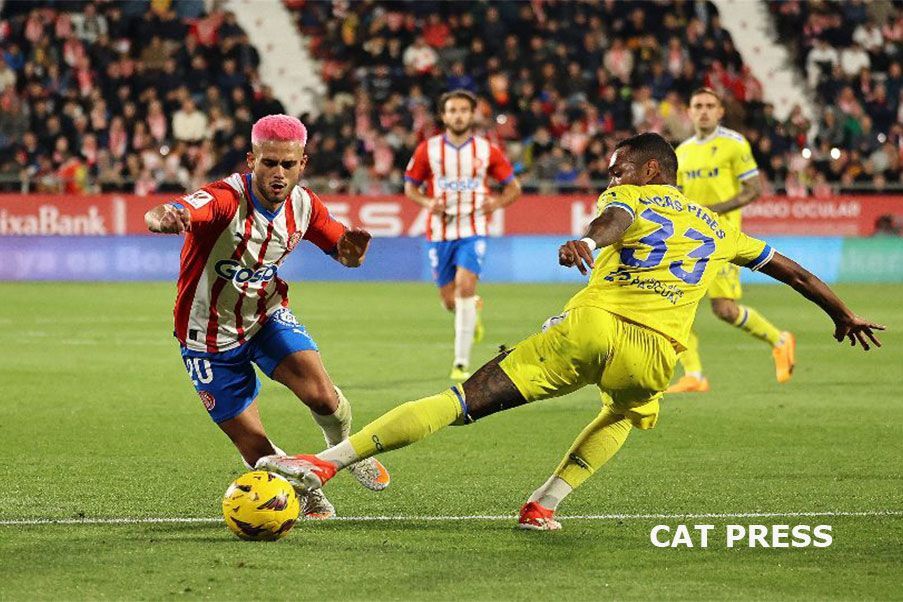 Yan Couto fue un permanente peligro para la zaga del Cádiz en la victoria del Girona 4-1 en el round 32 de La Liga