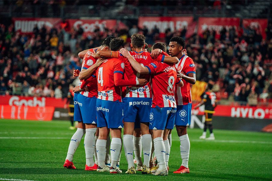 El Girona trituró al Sevilla 5-1 y se mantiene líder de la liga española