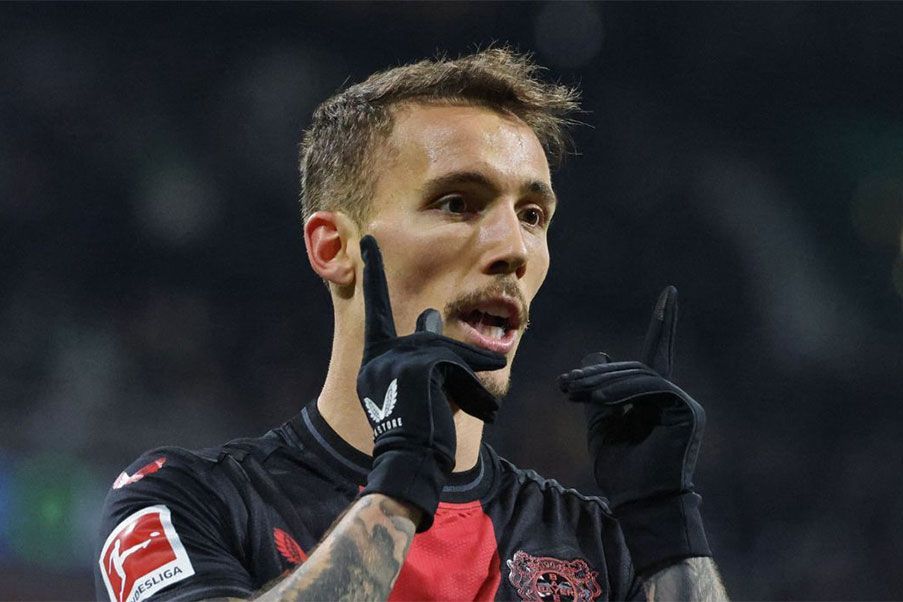 Alejandro Grimaldo Alejandro Grimaldo great star of Bayer Leverkusen of Xabi Alonso