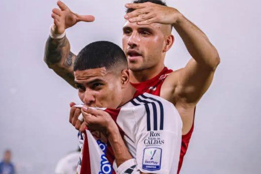 Junior El Junior de Barranquilla, venció al Deportes Tolima 0-1 en Ibagué y se coronó campéon de la liga colombiana con total autoridad