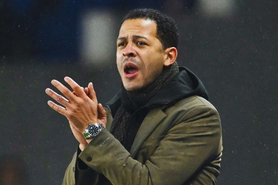Liam Rosenior Liam Rosenior en su etapa en el RC Strasbourg. Ahora da un salto sideral en su carrera fichando por el Chelsea. EPIC