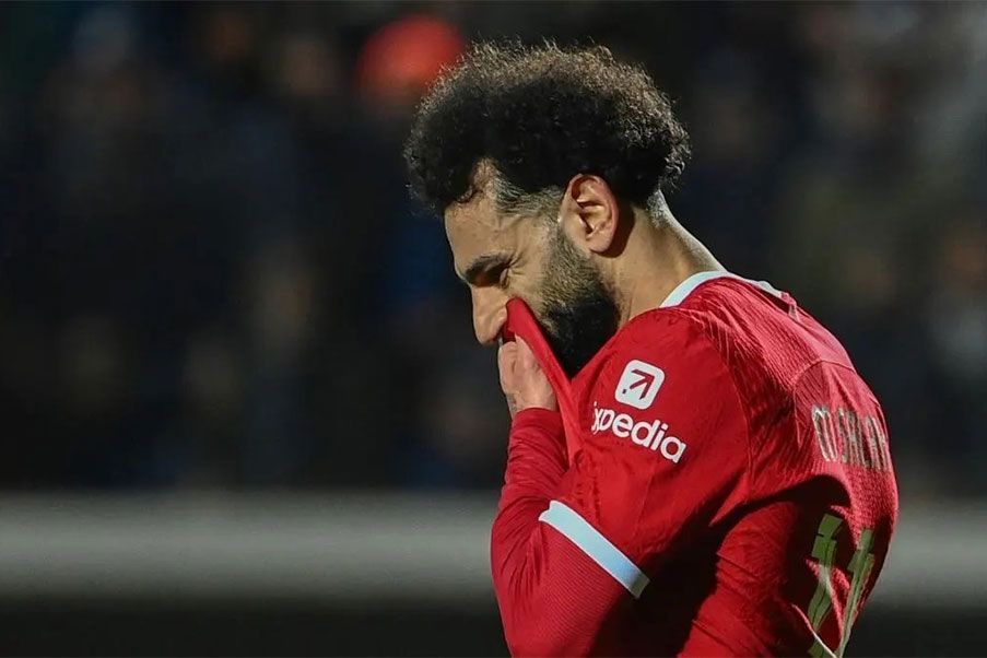 Mo Salah Mohamed Salah se lamenta en un lance del partido ante el Atalanta en Bérgamo en el que el Pool ha quedado fuera de la Europa League. EPIC