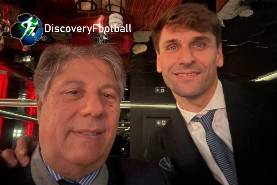 Fernando Llorente Fernando LLorente Former spanish striker of Athletic Bilbao and Tottenham Hotspur, here with Manos Staramopoulos of Discoveryfootball.com in Brussels
