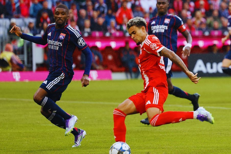 Luis Díaz Luis Díaz, en su partido debut con el Bayern, en un amistoso en el Allianz Arena ante el Olympique de Lyon.