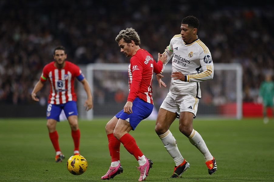 El Atlético Madrid le arrebató un punto al Real Madrid en la recta final de un emotivo partido en el estadio Santiago Bernabéu