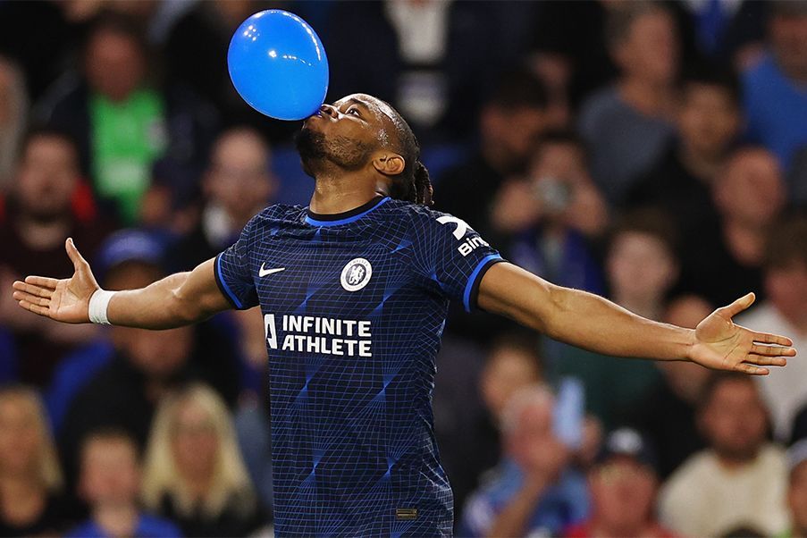 Christopher Nkunku Christopher Nkunku celebra con su tradicional globo el tanto que marcó anoche al Brighton que significó el del triunfo para el Chelsea 1-2. EPIC