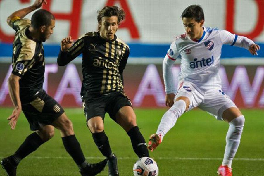 Uruguay Peñarol vs Nacional the two clubs more bigs of uruguayan football