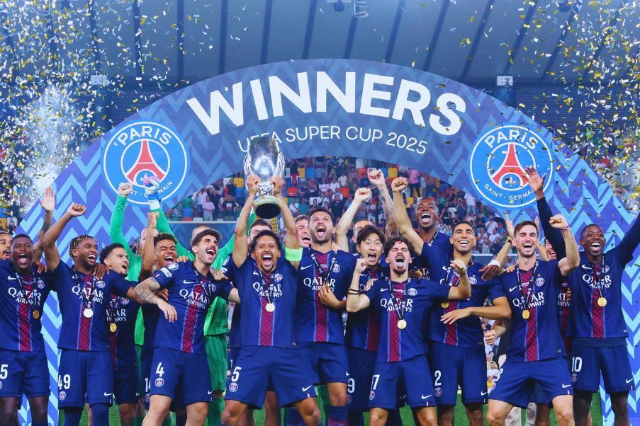 PSG El PSG celebra la conquista de la Supercopa de Europa tras ganar al Tottenham Hotspur en penaltis 4-3. EPIC
