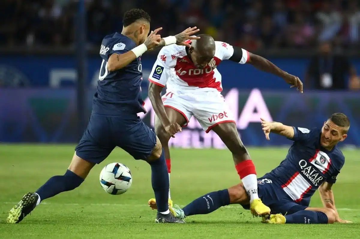 PSG and Mónaco PSG against AS Mónaco in a football match of Ligue 1 in 2022.