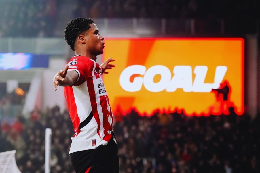 El PSV impuso su experiencia europea y se llevó por delante al Girona al que venció 4-0.