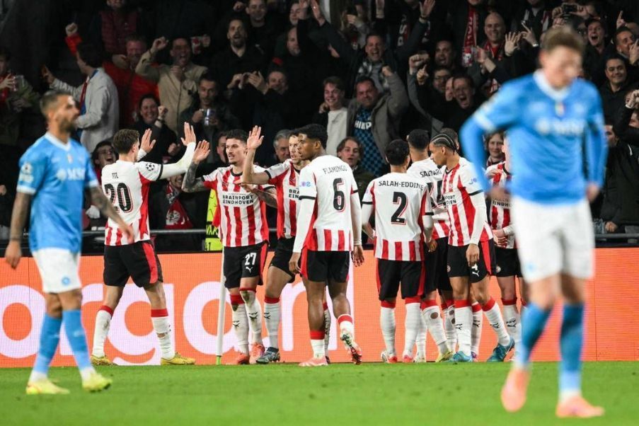 PSV PSV defeated Napoli decisively at Phillips Stadium