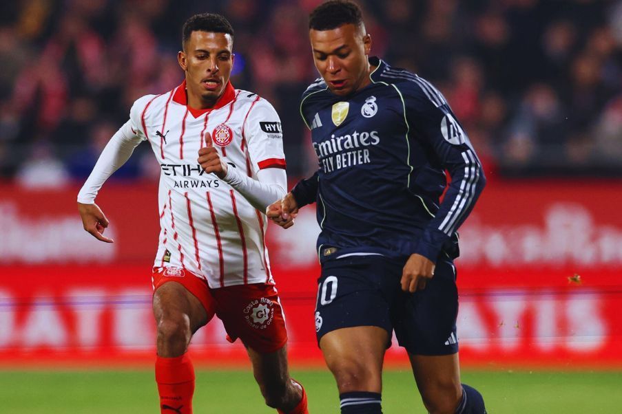 Real Madrid y Girona El Real Madrid apenas sumó un punto en su visita a Montilivi y pierde así el mando de la Liga a manos del Barcelona que el sábado venció al Alavés.