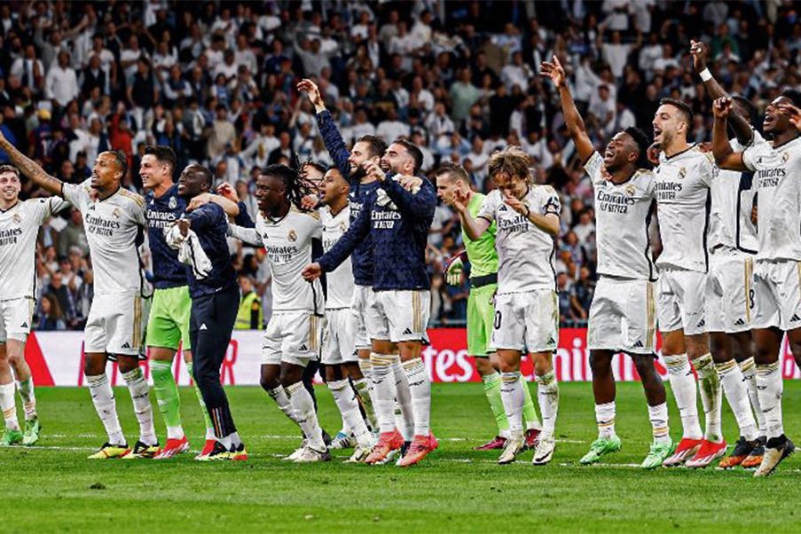 El Real Madrid venció al Cádiz y se coronó campeón de La Liga tras la derrota del Barça en Girona