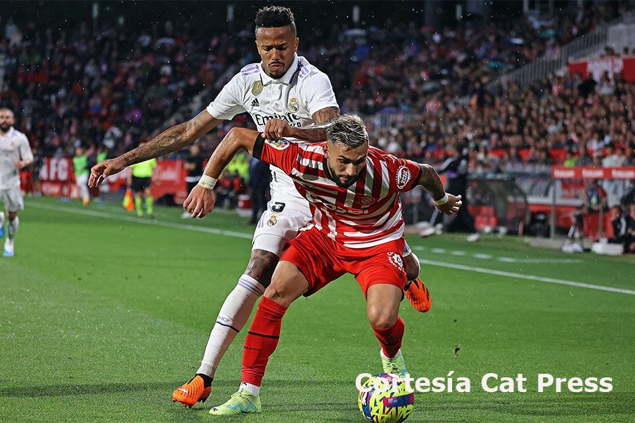 Taty Castellanos y Militao Taty Castellanos en un lance con Militao. Cortesía Cat Press para Discoveryfootball.com