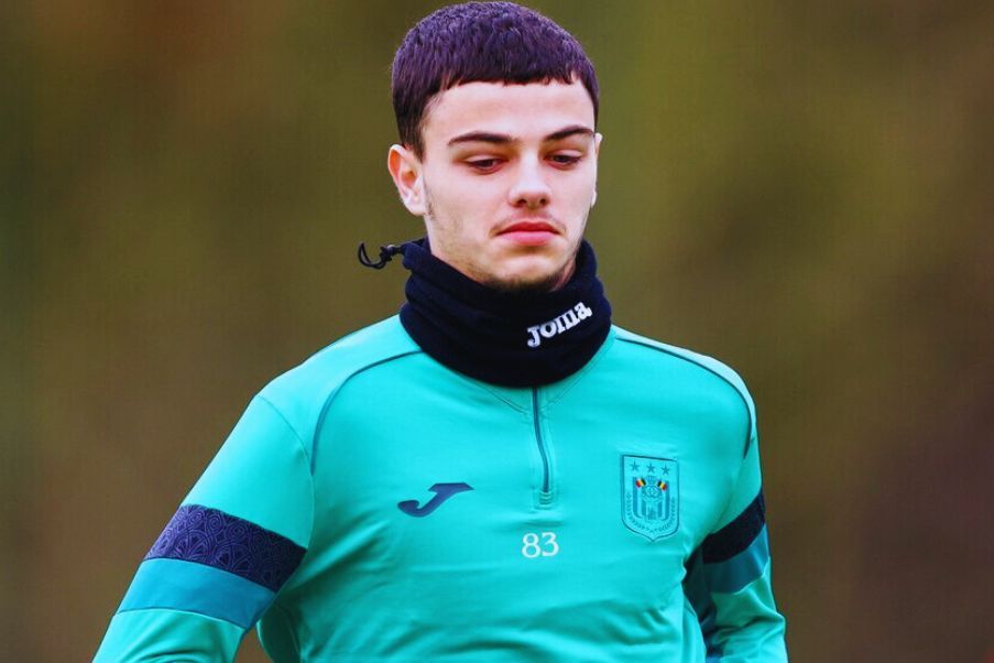 Degreef Con 20 años; Tristan Degreef, es una de  las grandes joyas del fútbol belga que ya triunfa en el Anderlecht y que asoma con fuerza en la selección Sub 21.