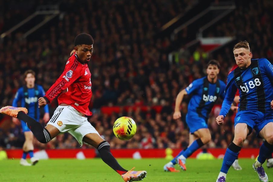 Premier League En un partido lleno de emociones, el Manchester United se vio frustrado por un gran Bournemouth, que consiguió arrebatarle un punto en su visita a Old Trafford.