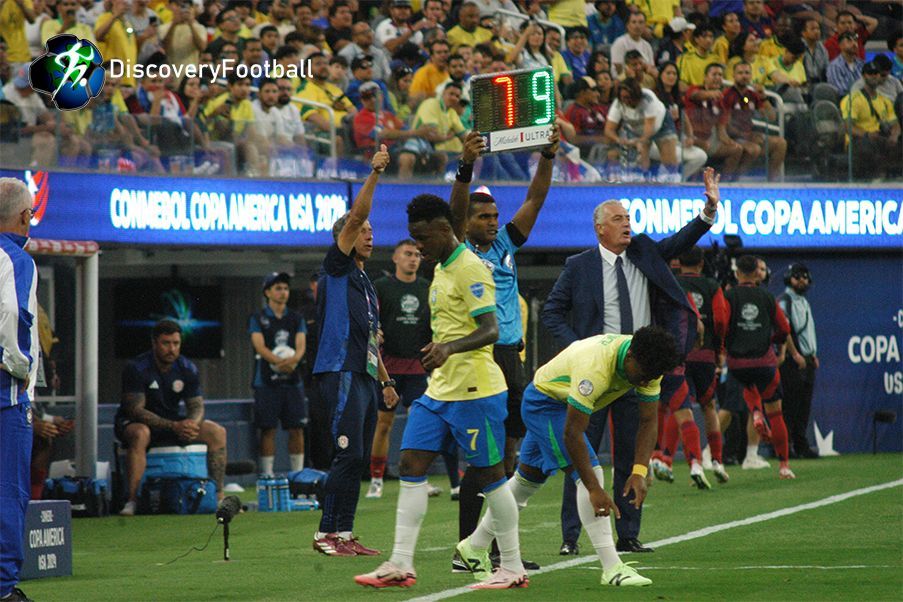 Vinicius Vinicius que no tuvo una buena actuación, fue sustituido por Endrick al minuto 69. Discoveryfootball.com
