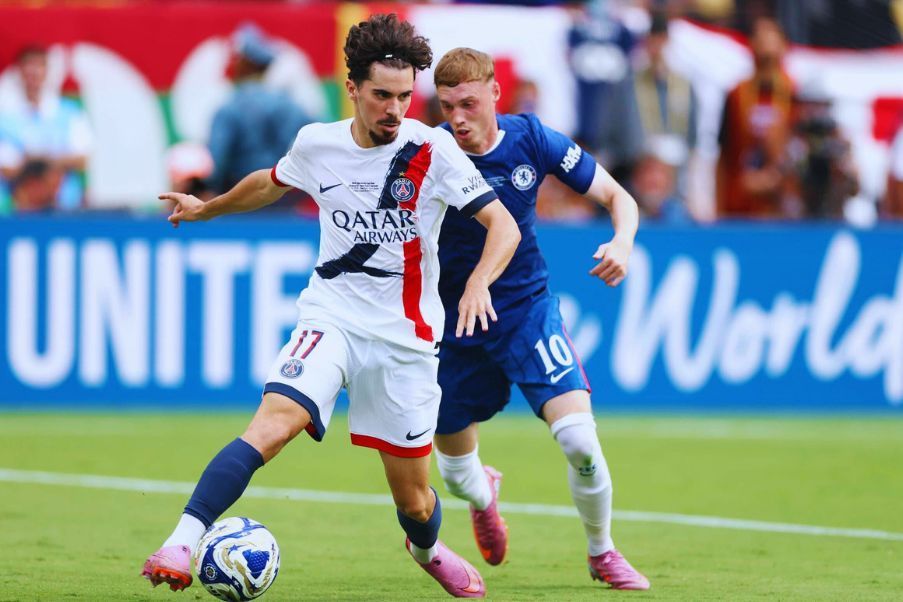 Vitinha El crack portugués del PSG; Vitinha, junto a Cole Palmer en un lance del juego ante el Chelsea de la final del Mundial de Clubs 2025.