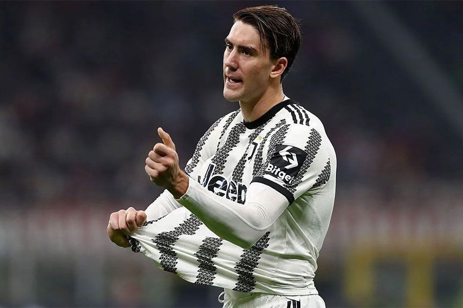 Dusan Vlahovic Dusan Vlahovic serbian striker and top scorer of Juventus