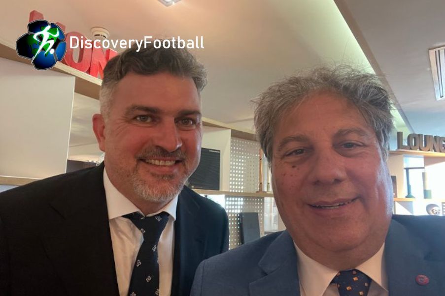 Michal Zewlakow and Manos Staramopoulos Michal Zewlakow, former international footballer, and now commentator with Manos Staramopoulos, English Editor of Discoveryfootball.com