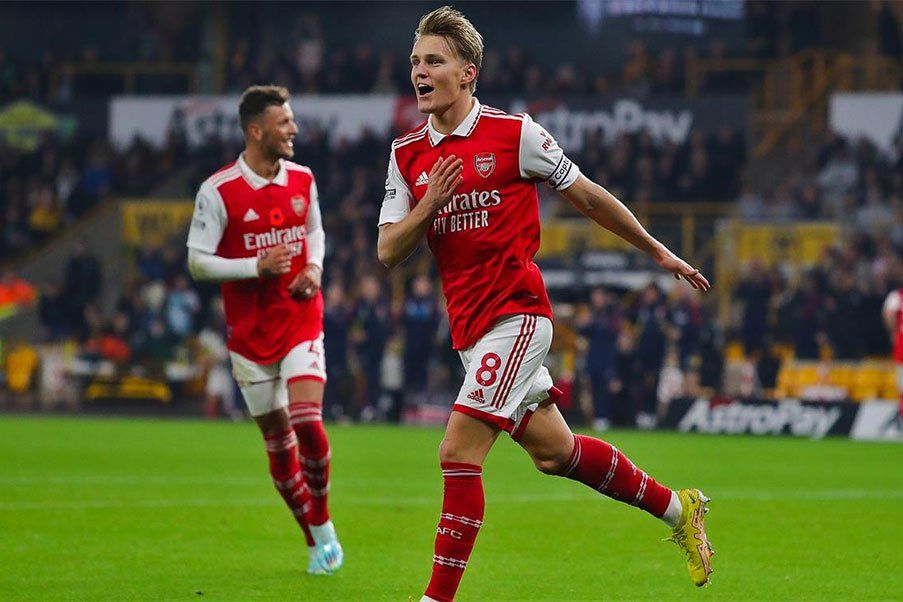 Arsenal El Arsenal venció 0-2 al Wolves en el Molineux
