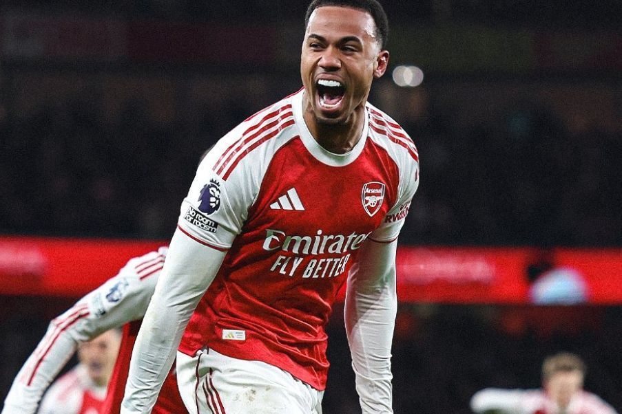 Arsenal Gabriel Magalhaes elebrates one of Arsenal's goals against Aston Villa. EPIC