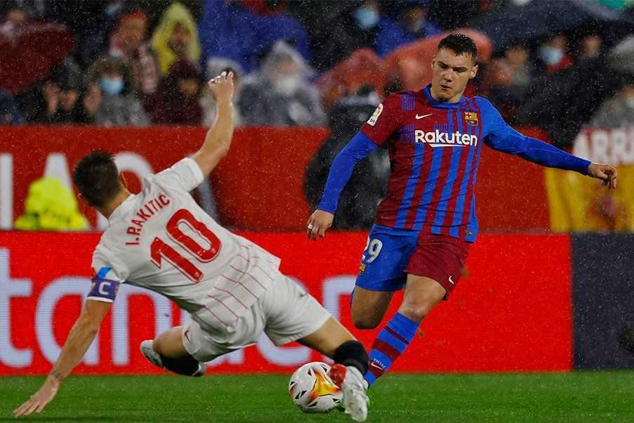 Sevilla y FC Barcelona Sevilla y FC Barcelona igualaron a uno en el Sánchez Pizjuan