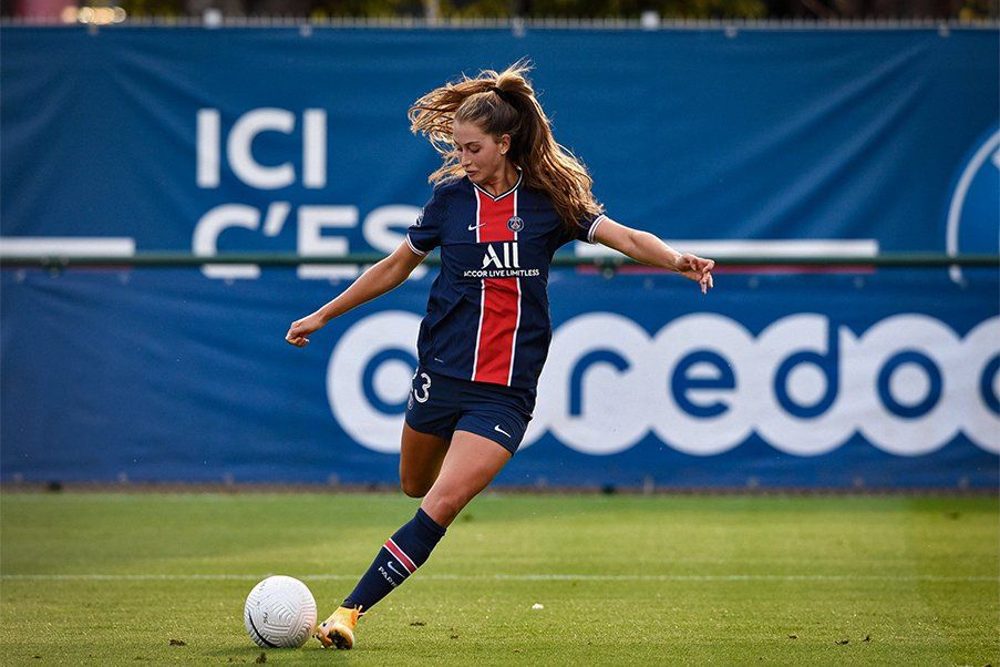 Jordan Huitema en un partido con el PSG Femenino